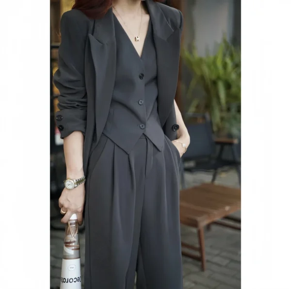 Korean Style Suit 3 Pieces Set Casual Coat,Vest And Pant.
