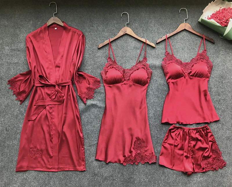 Sexy Mature Women’s Lace Lingerie Set